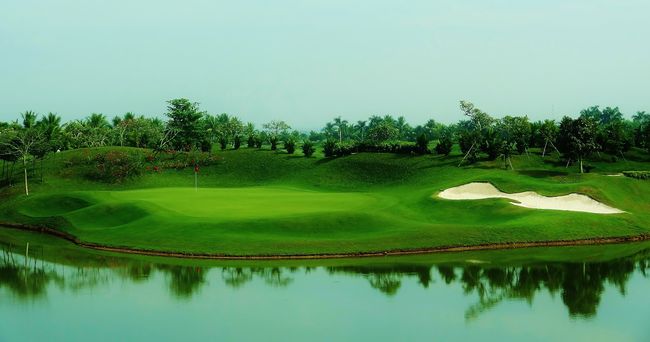 Royal-Island-Golf-Villas-Mekong-Golf-Villa-Lake-Area